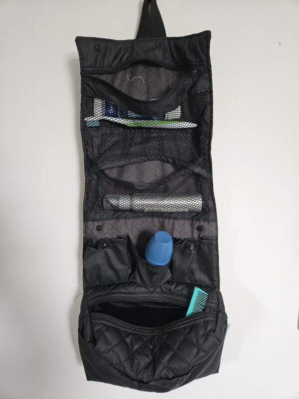 TROUSSE DE TOILETTE pour athlètes ou voyageurs